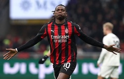 AC Milan chiếm ngôi đầu bảng sau khi thoát phạt đền ở phút 90+10