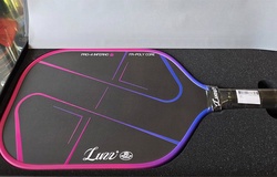 Review vợt pickleball Luzz Pro 4 Inferno: Chất lượng cao với giá cả cạnh tranh