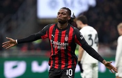 Rafael Leao nối gót Ronaldo, Henry trở thành tiền đạo trung tâm và thay đổi sự nghiệp