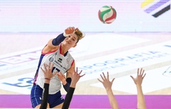 Bom tấn Antropova được liên hệ gia nhập Eczacıbaşı mùa 2026–27