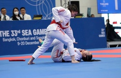 Chùm ảnh bộ đôi "Song Ngọc" giành huy chương đầu tiên cho Thể thao Việt Nam ở SEA Games 33