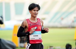 Trung Cường bảo vệ HCV SEA Games và tấm hình ăn mừng đặc biệt