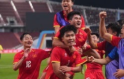 HLV Kim Sang-sik đi vào lịch sử với hai lần vô địch trên đất Thái Lan