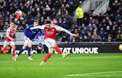 Gyokeres ghi bàn thắng quyết định cho Arsenal với tranh cãi về VAR