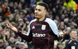 Cú đúp của Rogers giúp Aston Villa đánh bại MU và thu hẹp khoảng cách với Arsenal