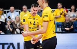 Lublin giành chiến thắng áp đảo trước Warszawa