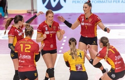 Le Wolves khép lại năm bằng chiến thắng 3-1 trước Club Italia