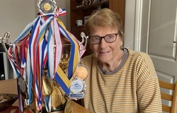 Bóng bàn mỗi ngày giúp cụ bà 99 tuổi duy trì sức sống phi thường