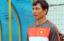 Xâm phạm thân thể trọng tài ở giải U19 Quốc gia, HLV Đinh Văn Dũng bị phạt cực nặng