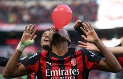 Vì sao Nkunku lại ăn mừng bàn thắng cho AC Milan với quả bóng bay màu đỏ?