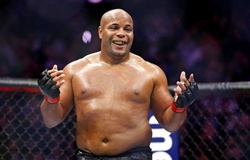 Daniel Cormier sẵn sàng đấu Jon Jones lần cuối trên sàn vật, không phải tại UFC