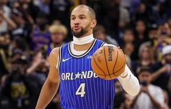 Phong cách lạ đời của Jalen Suggs bị "tuýt còi": NBA cấm đeo băng đô quanh cổ