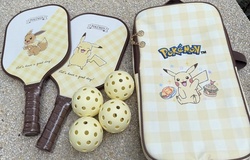 Pokémon “bắt tay” Pickleball: FairPrice tung bộ vợt đặc biệt tại Singapore