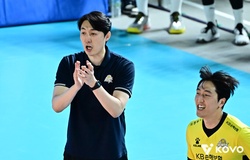 KB Insurance ngược dòng ấn tượng, HLV Ha Hyun-yong có chiến thắng đầu tay