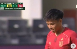 Cầu thủ U23 Thái Lan sớm nhận thẻ đỏ sau pha vào bóng thô bạo