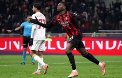 Leao và phạt đền giúp AC Milan tránh được thất bại ở phút bù giờ