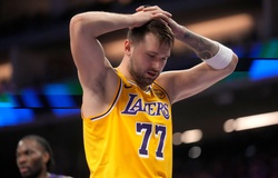 Luka Doncic ghi 42 điểm nhưng dính chấn thương đùi bí ẩn, Lakers thua đau vì ném 3 điểm quá tệ