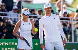 Ben Johns và Anna Leigh Waters chia sẻ bí quyết làm quen với vợt pickleball mới