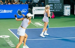 Lội ngược dòng ngoạn mục, Waters và Bright tiến vào chung kết đôi nữ