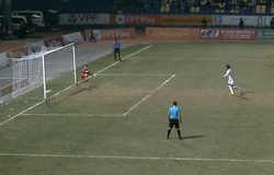 Xuân Son đá hỏng phạt đền phút bù giờ, Nam Định đánh rơi chiến thắng khó tin