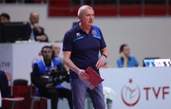 HLV hàng đầu bóng chuyền thế giới sắp mất việc