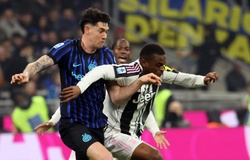 Bastoni hứng bão trên mạng xã hội sau khi giả vờ, khiến Kalulu nhận thẻ đỏ, rồi ăn mừng