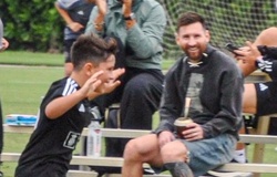 Bàn thắng của Messi từ một góc không tưởng khi xem con trai thi đấu cho Inter Miami