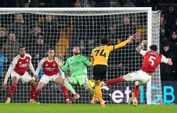 Arsenal tuột mất chiến thắng với bàn thua từ phản lưới nhà ở phút bù giờ
