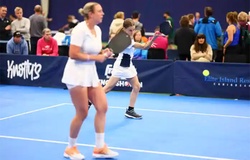 Charlotte Pressley – Nữ sinh đầu tiên tại Anh nhận học bổng pickleball