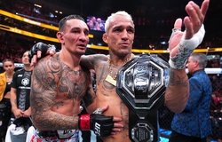 Kết quả UFC 326: Max Holloway bất lực mất đai BMF vào tay "Ông hoàng khóa siết" Oliveira