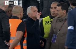 Mourinho bẽ mặt với Benfica: Bị truất quyền chỉ đạo và khiêu khích đối phương