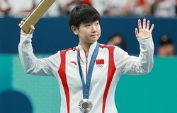 Nụ cười trên bục huy chương, nước mắt sau hậu trường: Khoảnh khắc ít người biết của Sun Yingsha sau chung kết Olympic Paris