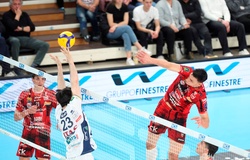 Siêu sao Bulgaria toả sáng, Civitanova gây sốc trước đương kim vô địch Trentino ở tứ kết SuperLega