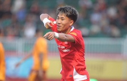 Sao trẻ Việt kiều Úc gây sốt, tạo sức ép lên Tiến Linh