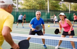 Từ phòng xử án đến sân pickleball: Hành trình tìm lại đam mê ở tuổi 72