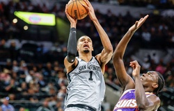 Cú ném chốt hạ của Victor Wembanyama đưa San Antonio Spurs trở lại NBA Playoffs