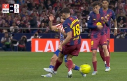Atletico giận dữ phản đối tình huống Gerard Martin của Barcelona thoát thẻ đỏ