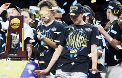 Bóng rổ nữ UCLA nghiền nát South Carolina, lên ngôi vô địch NCAA sau 48 năm chờ đợi