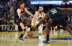 Quyết định hiếm gặp: Golden State Warriors để Stephen Curry ngồi dự bị trước Rockets