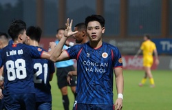 Đình Bắc ghi bàn rồi “đá ra ngoài khó tin”, CAHN bị đội cuối bảng cầm hòa