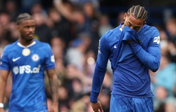 HLV Rosenior chỉ trích tinh thần thi đấu của Chelsea sau thất bại trước Man City