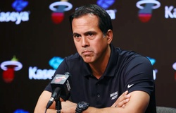 HLV Erik Spoelstra nổi điên: "LaMelo Ball đáng lẽ phải bị đuổi khỏi sân vì pha bóng triệt hạ"
