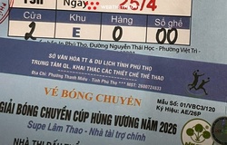 “Đặc sản” vé không số ghế tại Cúp Hùng Vương: chen chân vì tình yêu bóng chuyền