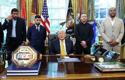 Ilia Topuria và Justin Gaethje "đại náo" Phòng Bầu dục trước thềm đại chiến UFC Nhà Trắng