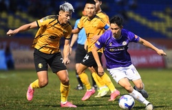 Thanh Hóa quật ngã Hà Nội dù chơi thiếu người, rộng cửa trụ hạng V.League