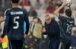 Mourinho được thông báo từ nội bộ về vụ xô xát giữa Tchouameni và Valverde