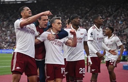 Arsenal chạm tay vào chức vô địch sau khi bài phối hợp "bật nhả xuyên phá" khuất phục West Ham