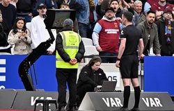 Toàn bộ cuộc hội thoại VAR trận West Ham vs Arsenal gây tranh cãi được công bố