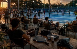 Vượt ra ngoài sân đấu, pickleball đang phát triển như một phong cách sống toàn cầu