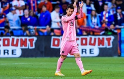 Messi còn kém Cristiano Ronaldo bao nhiêu bàn thắng sau khi lập hat-trick?